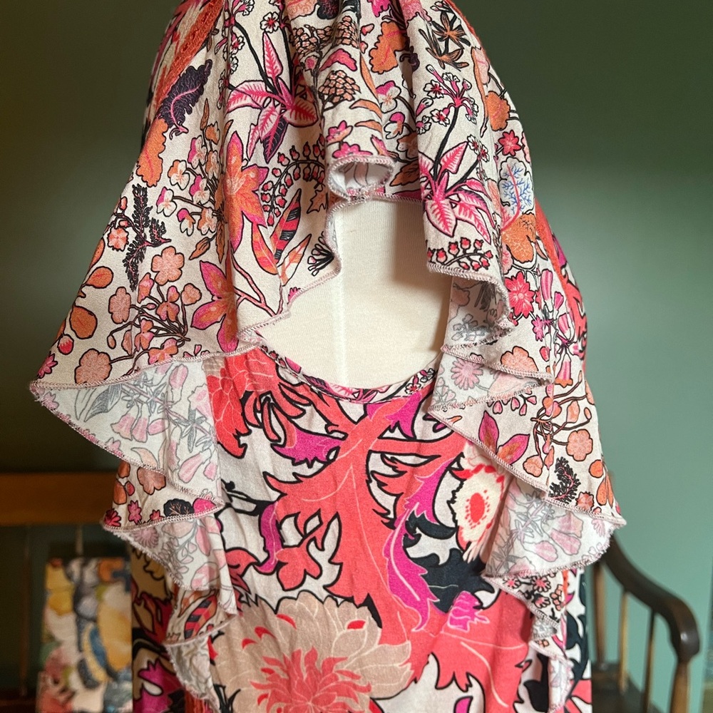 Floral Ruffle Sleeve Top - Picture 4 of 10